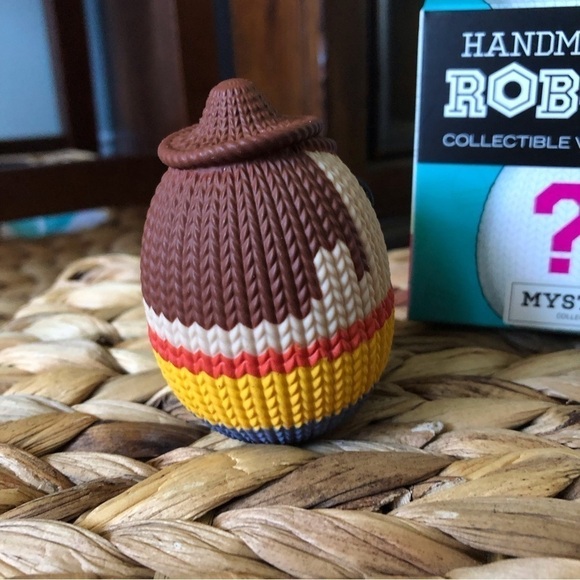 Handmade by Robots: Collectible Mystery Egg: Disney: Tory Story: Woody - Picture 3 of 5